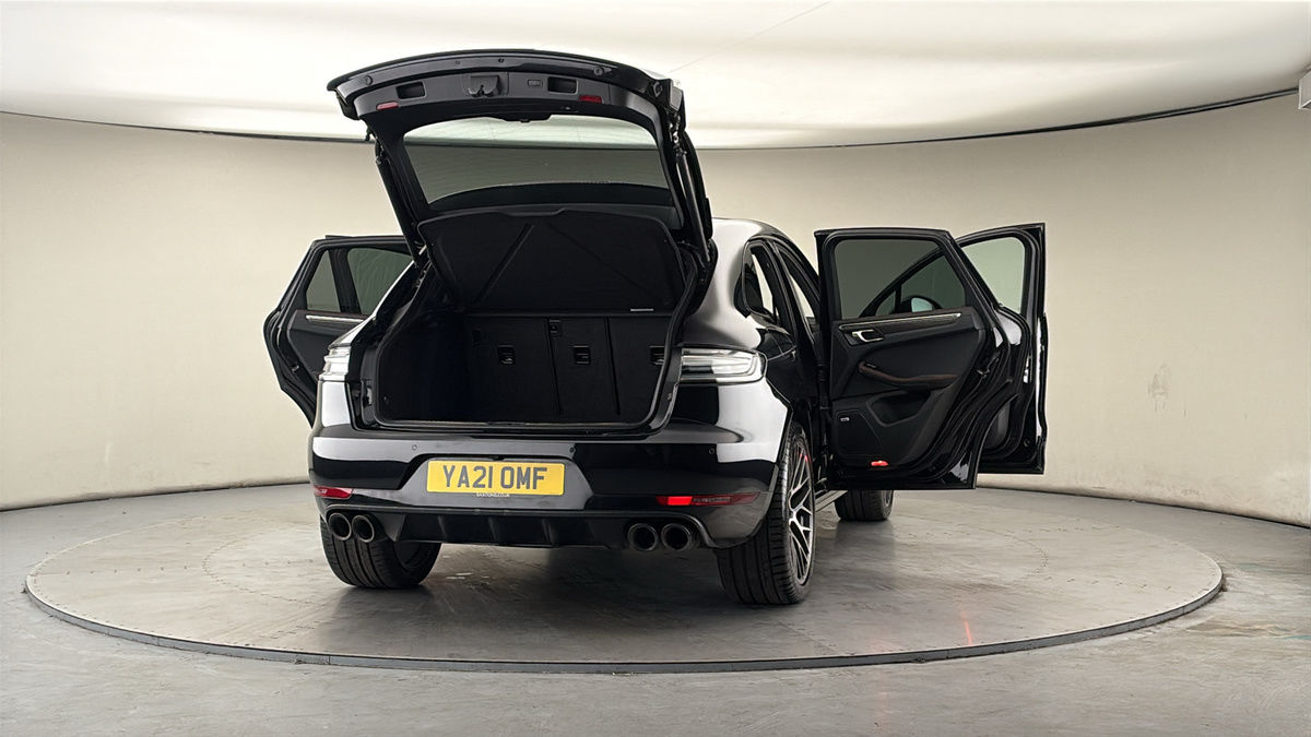 More views of Porsche Macan