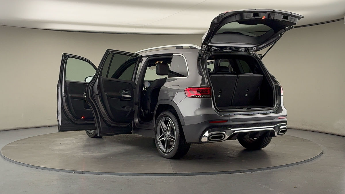 Mercedes-Benz GLB Image 23