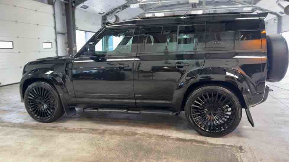 More views of Land Rover Defender 110