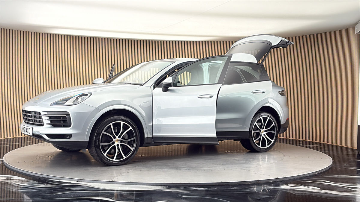 More views of Porsche Cayenne