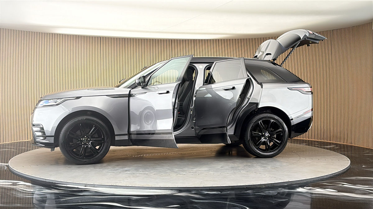 More views of Land Rover Range Rover Velar