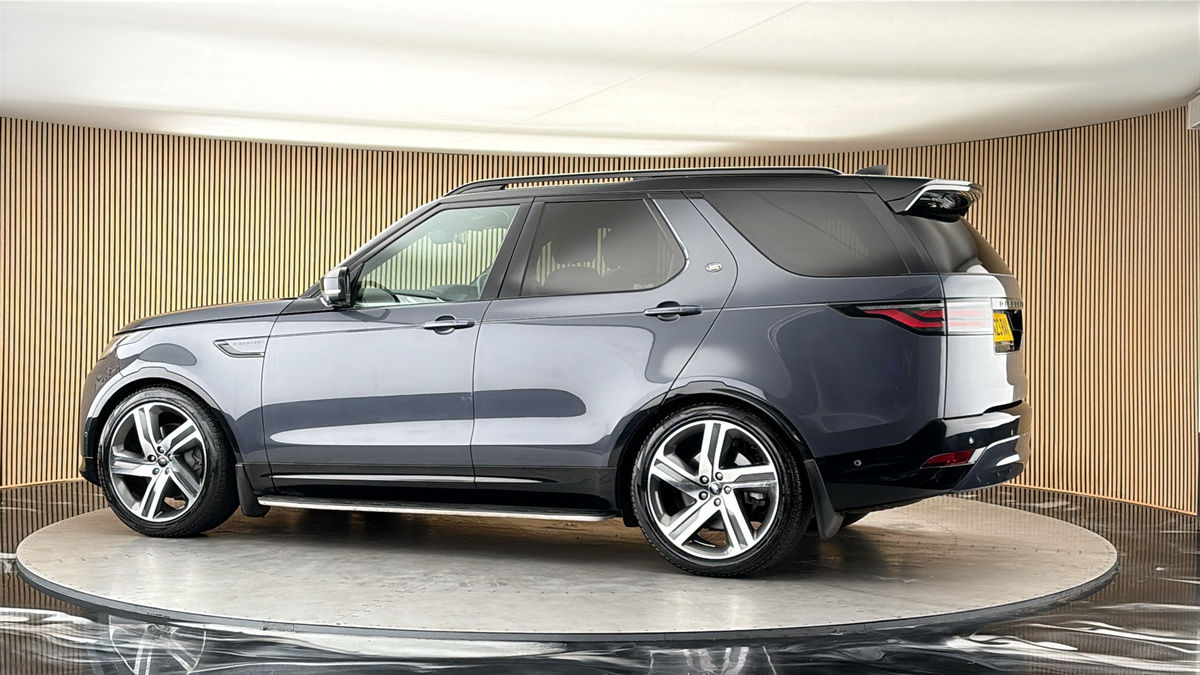 More views of Land Rover Discovery