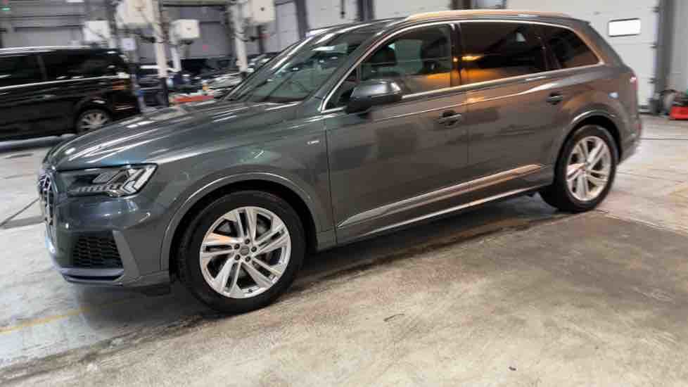 More views of Audi Q7