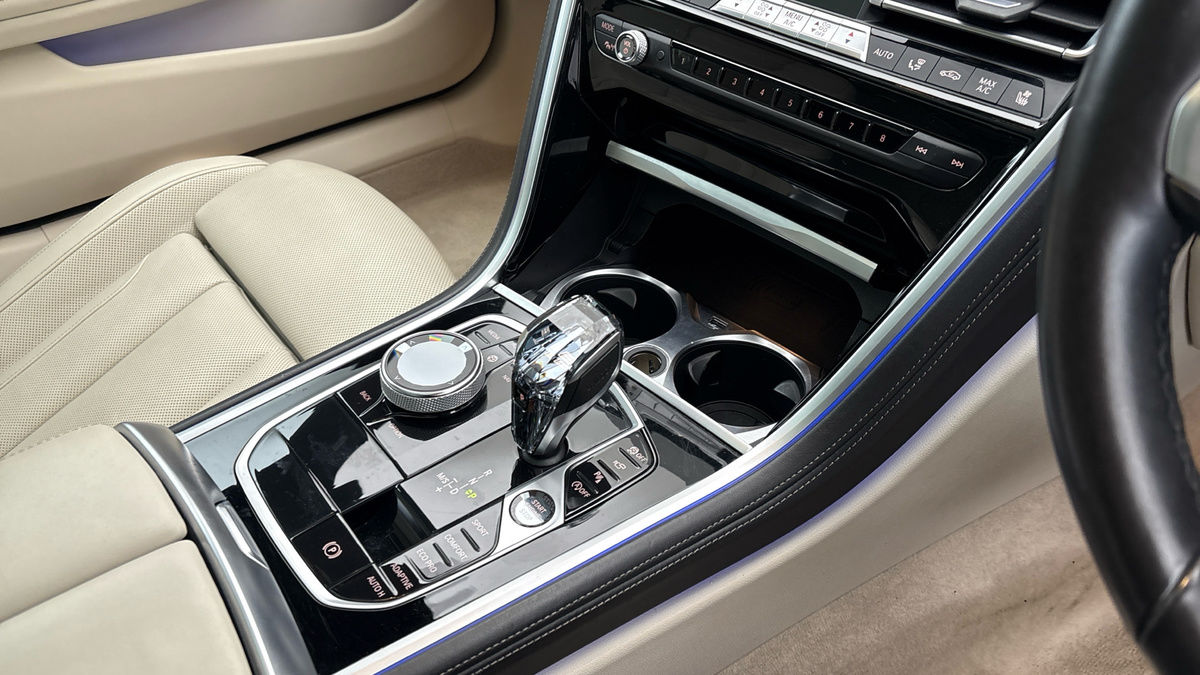 BMW 8 Series Image 18