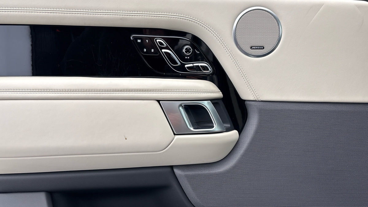 Land Rover Range Rover Image 38