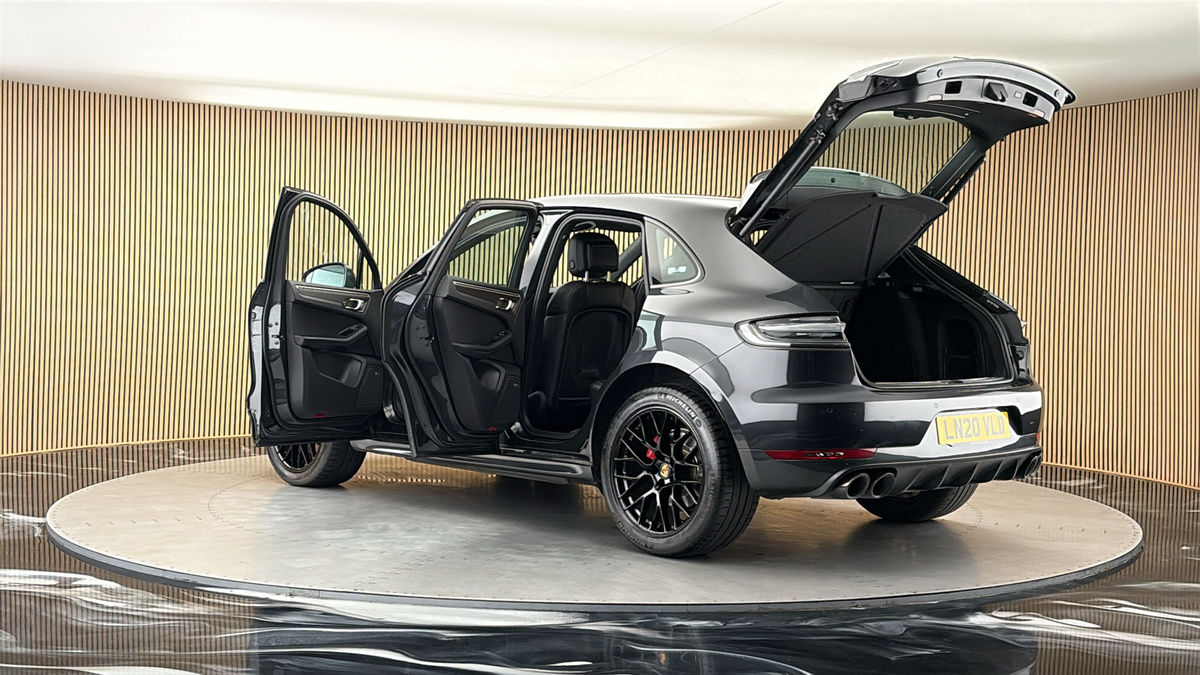 More views of Porsche Macan