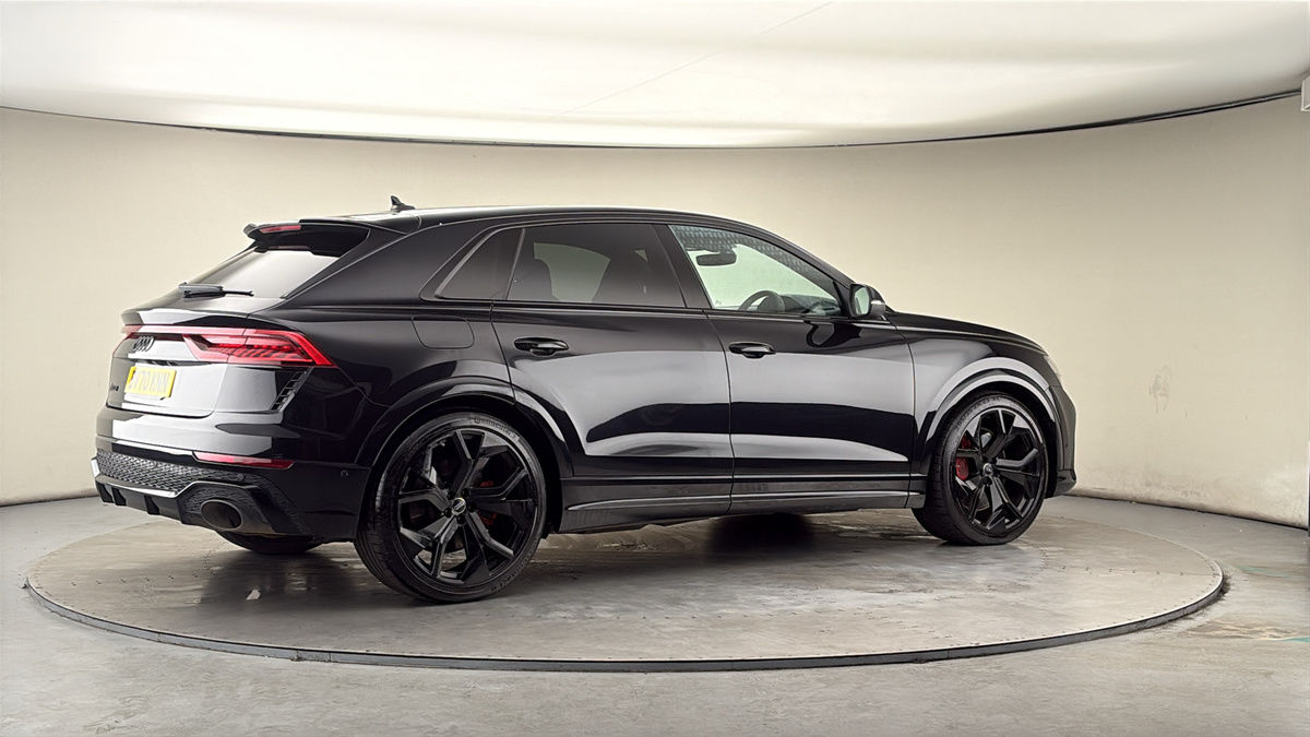 More views of Audi RSQ8