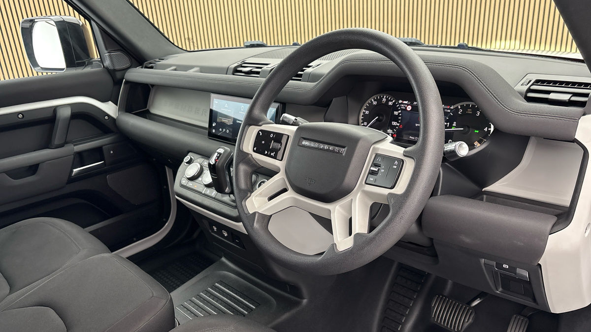 Land Rover Defender 90 Urban Image 5