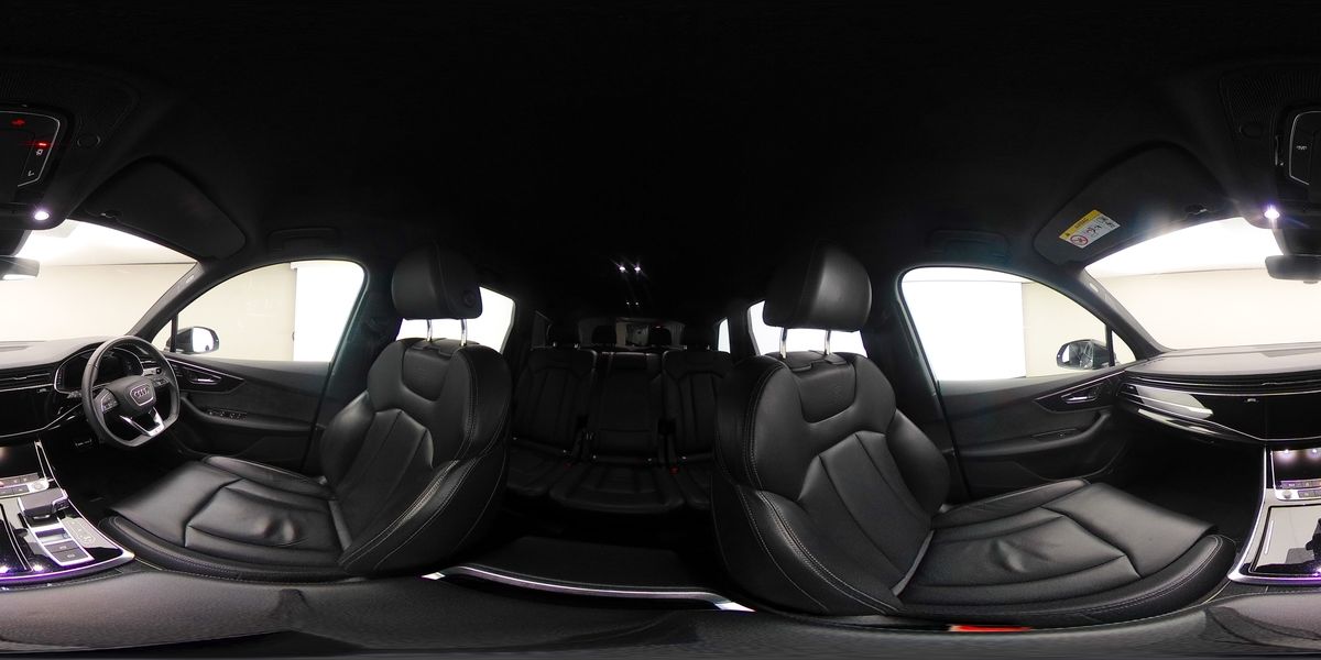 More views of Audi Q7