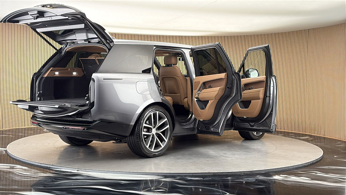 More views of Land Rover Range Rover