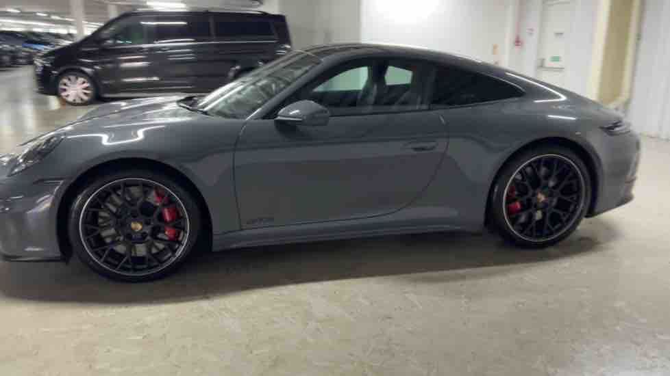 More views of Porsche 911