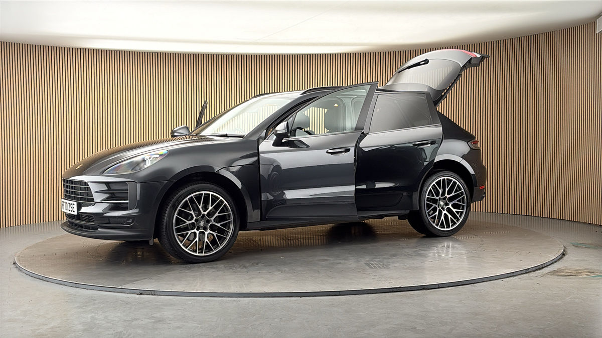 More views of Porsche Macan