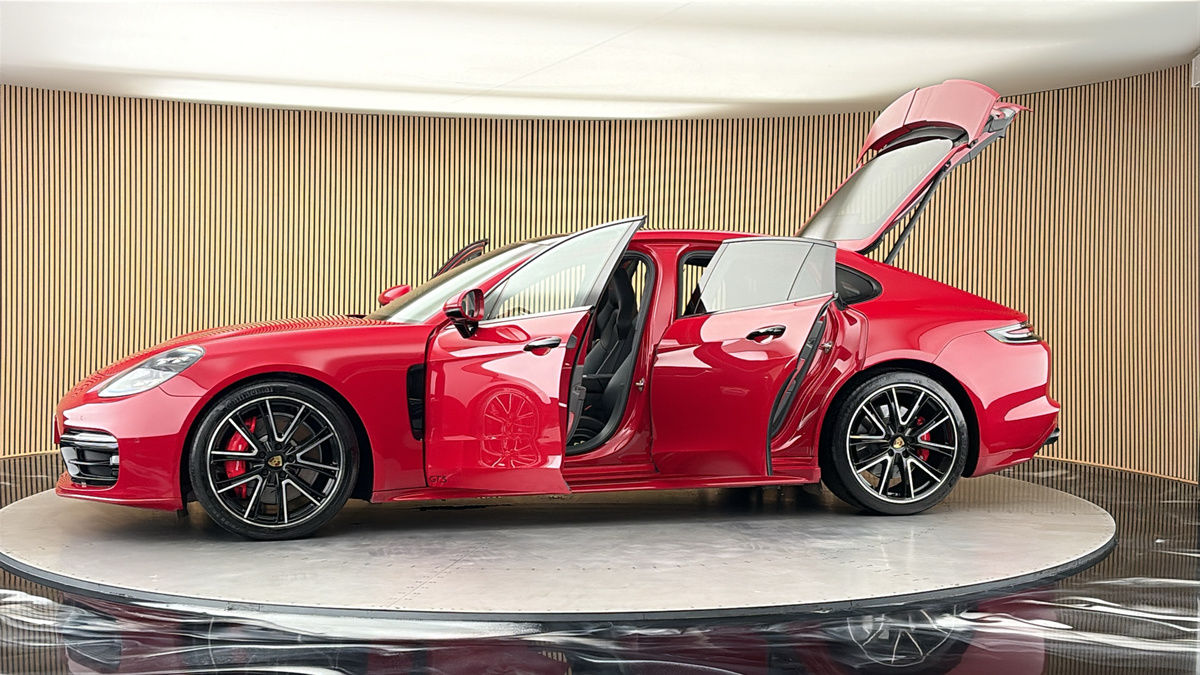 More views of Porsche Panamera