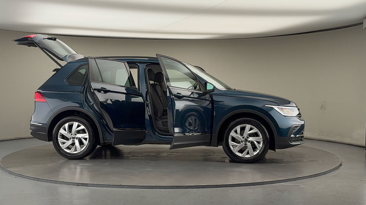 More views of Volkswagen Tiguan