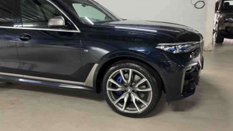 More views of BMW X7