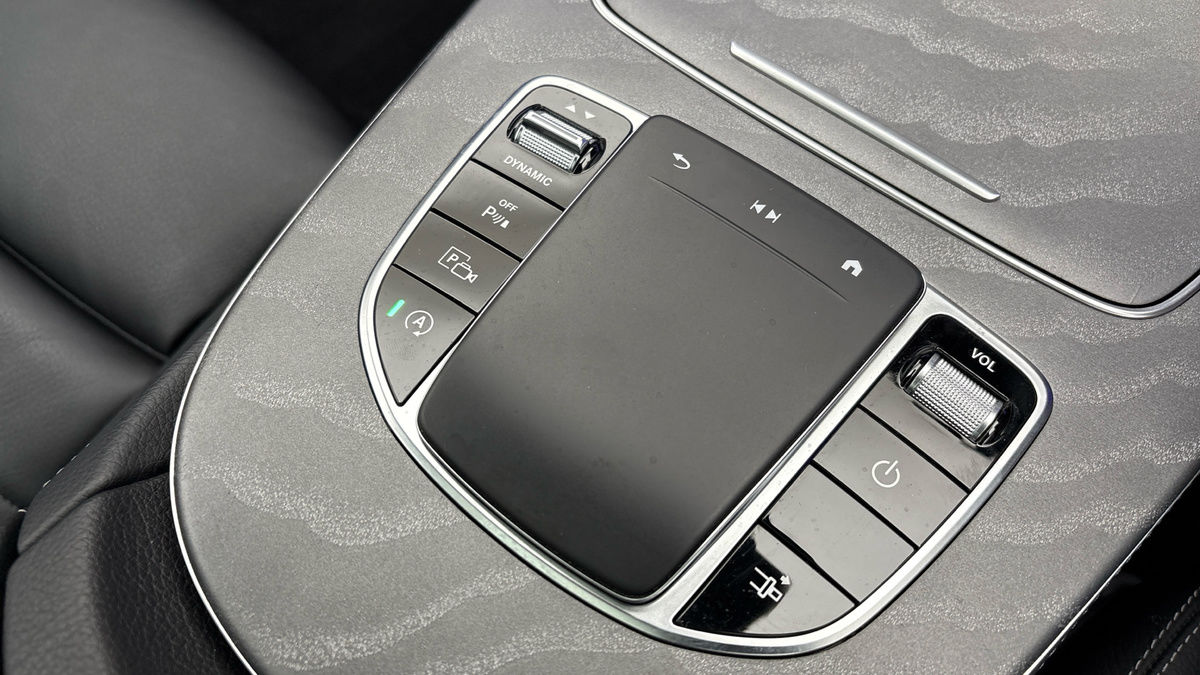 Mercedes-Benz E Class Image 26