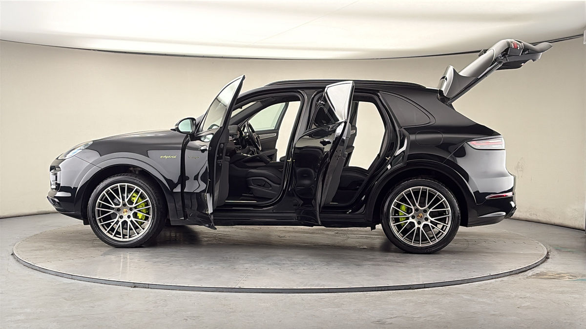 More views of Porsche Cayenne