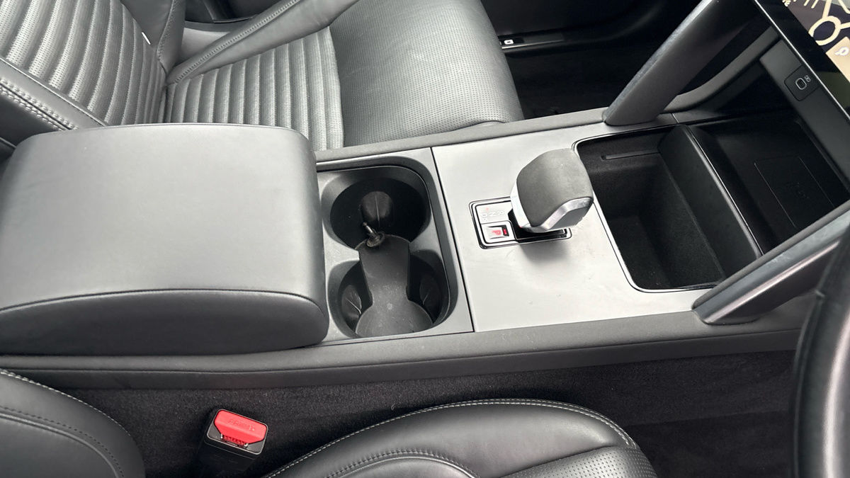 Land Rover Discovery Sport Image 18