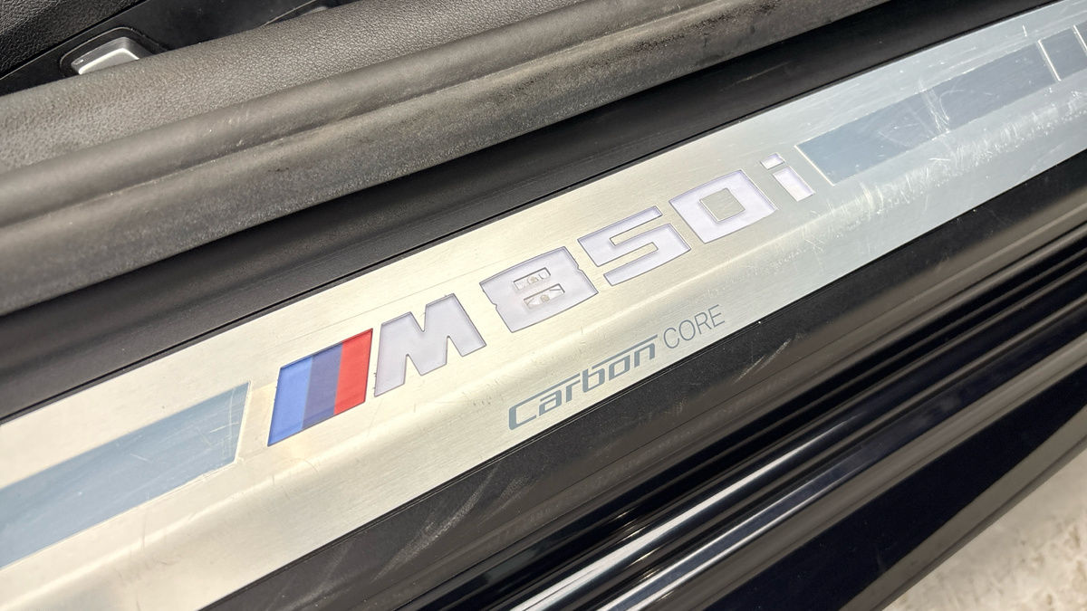 BMW 8 Series Image 25