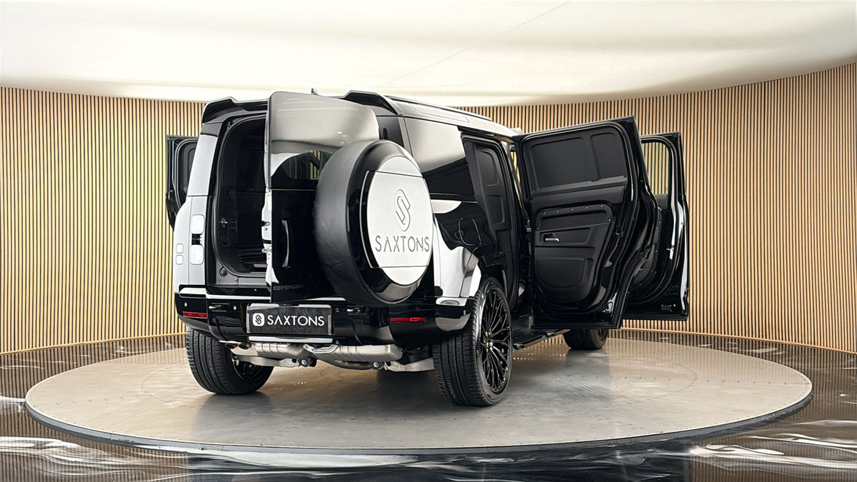 More views of Land Rover Defender 110