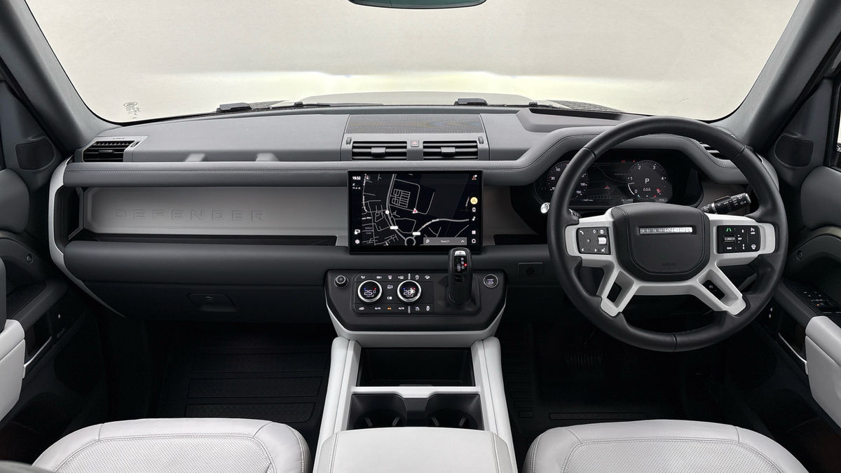 Land Rover Defender 90 Image 12