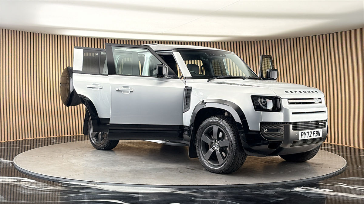 More views of Land Rover Defender 110