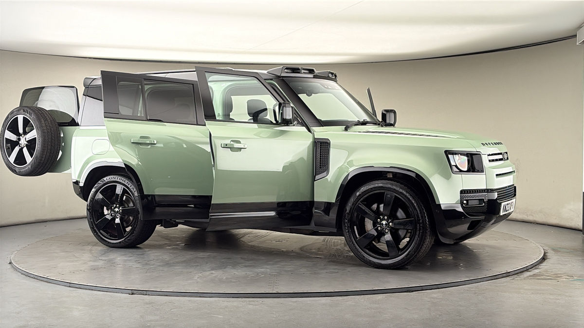 More views of Land Rover Defender 110