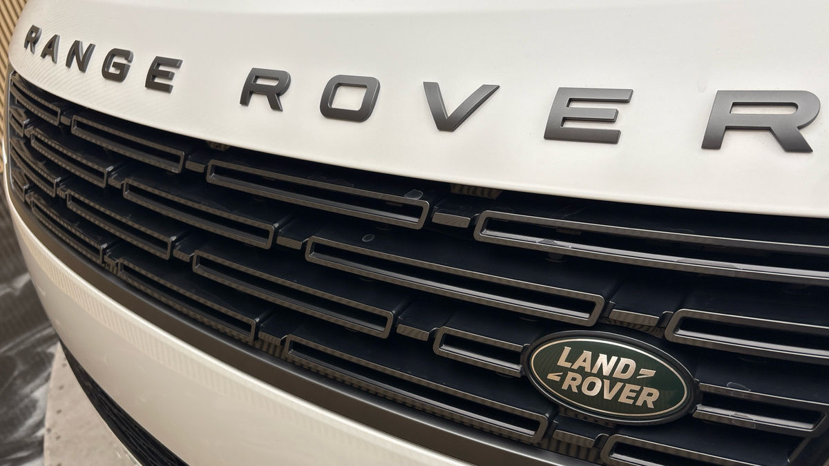 Land Rover Range Rover Sport Image 24