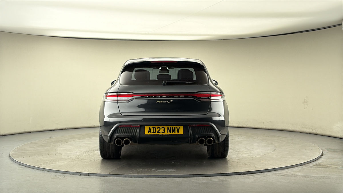 Porsche Macan Image 4