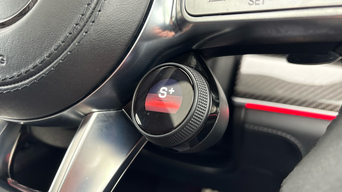 Mercedes-Benz GLS Image 32