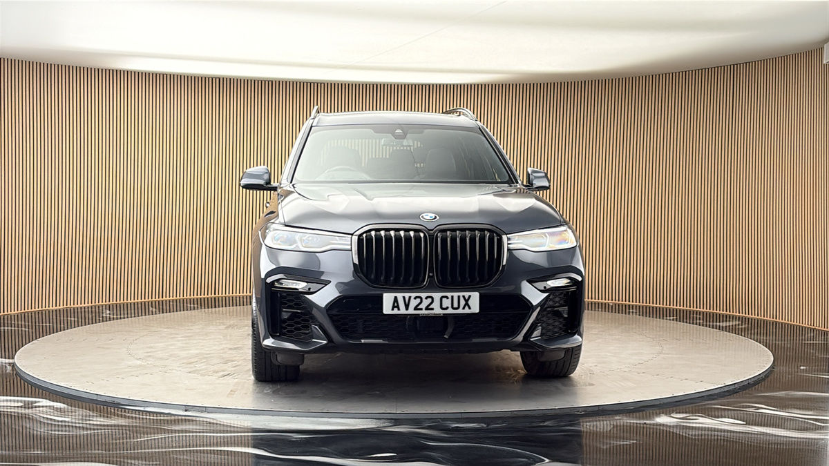 More views of BMW X7