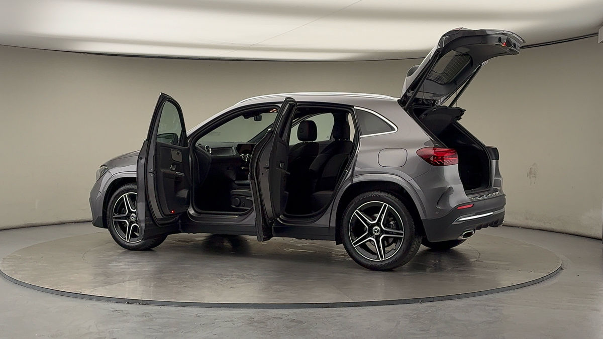 More views of Mercedes-Benz GLA