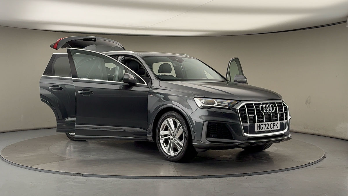 More views of Audi Q7