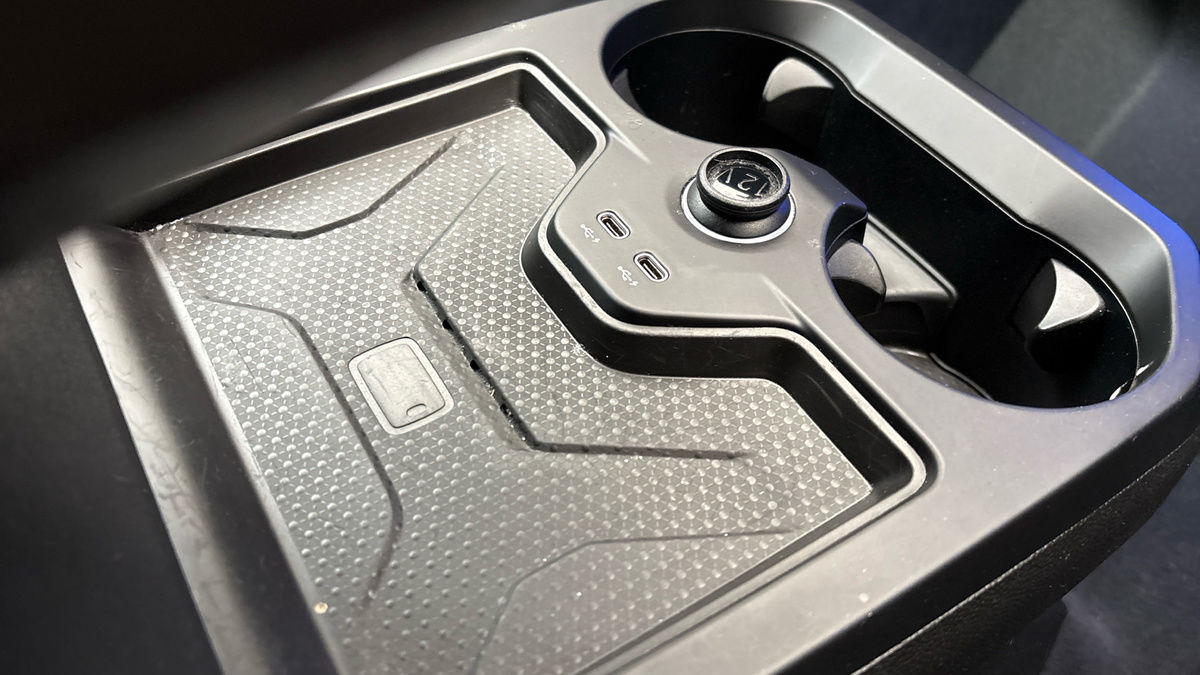BMW iX Image 36