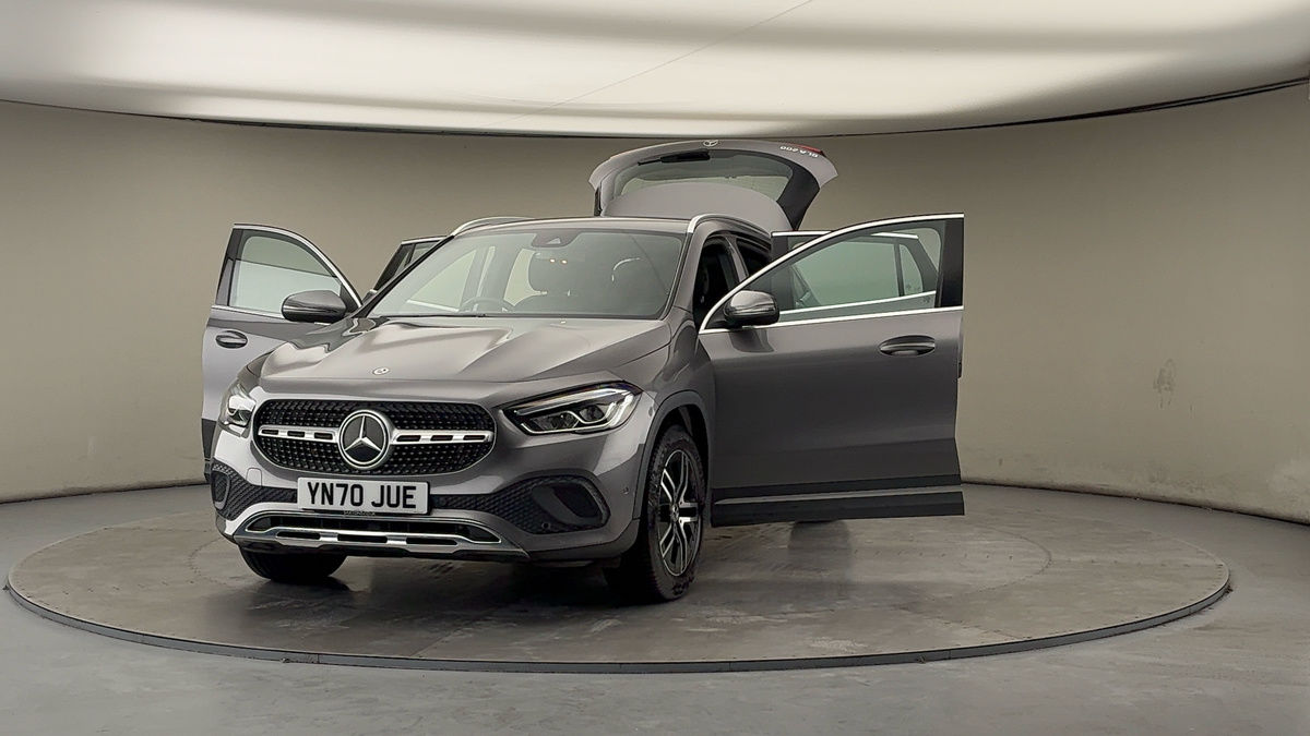More views of Mercedes-Benz GLA