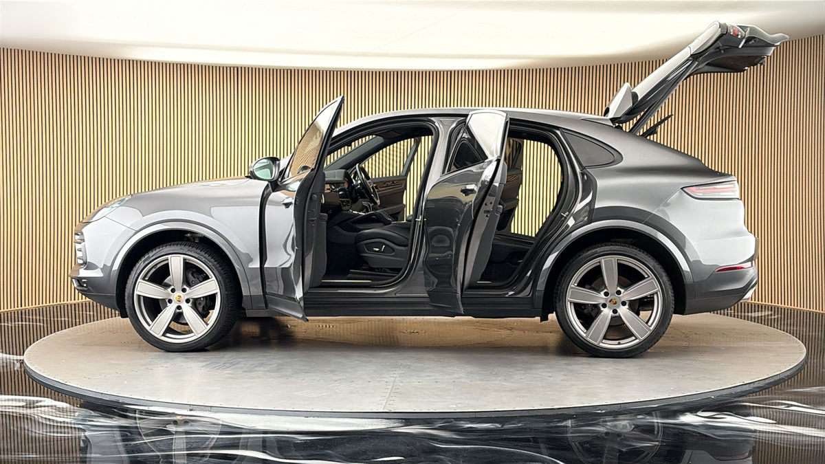 More views of Porsche Cayenne