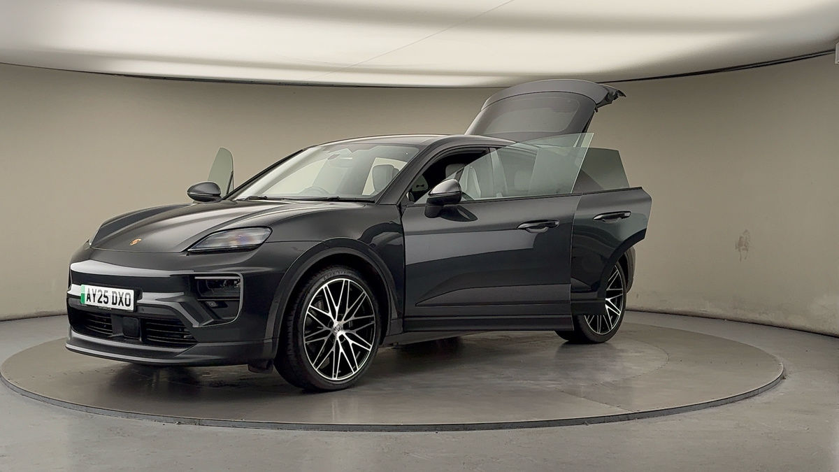More views of Porsche Macan