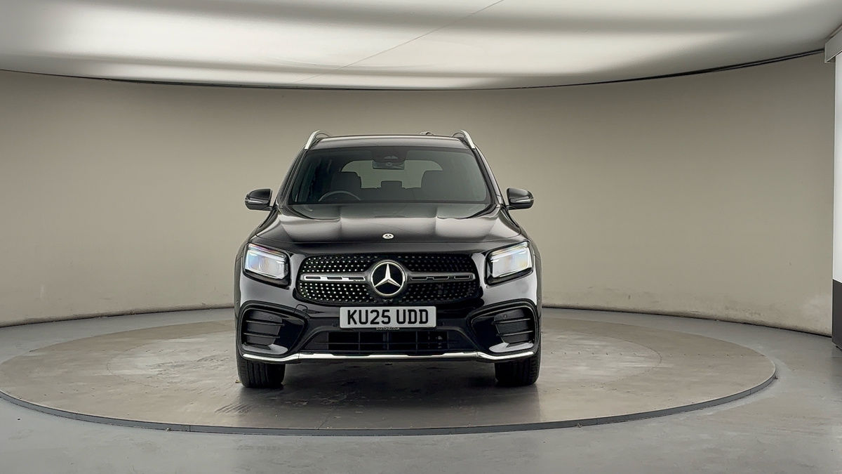 Mercedes-Benz GLB Image 3