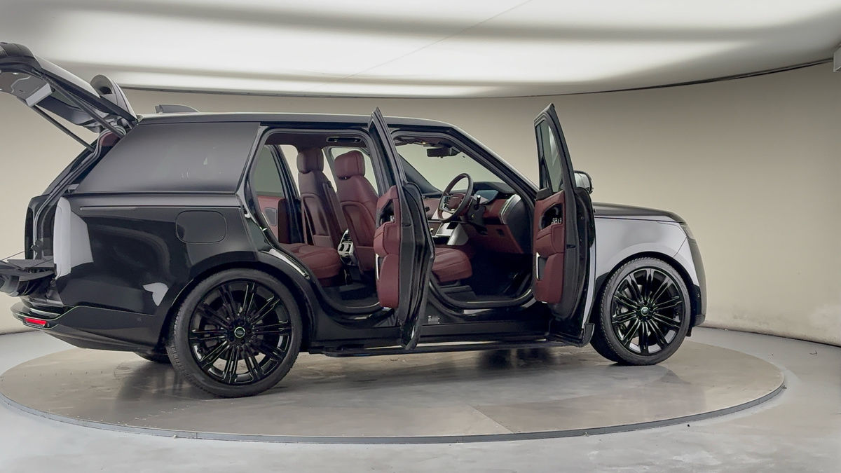 More views of Land Rover Range Rover