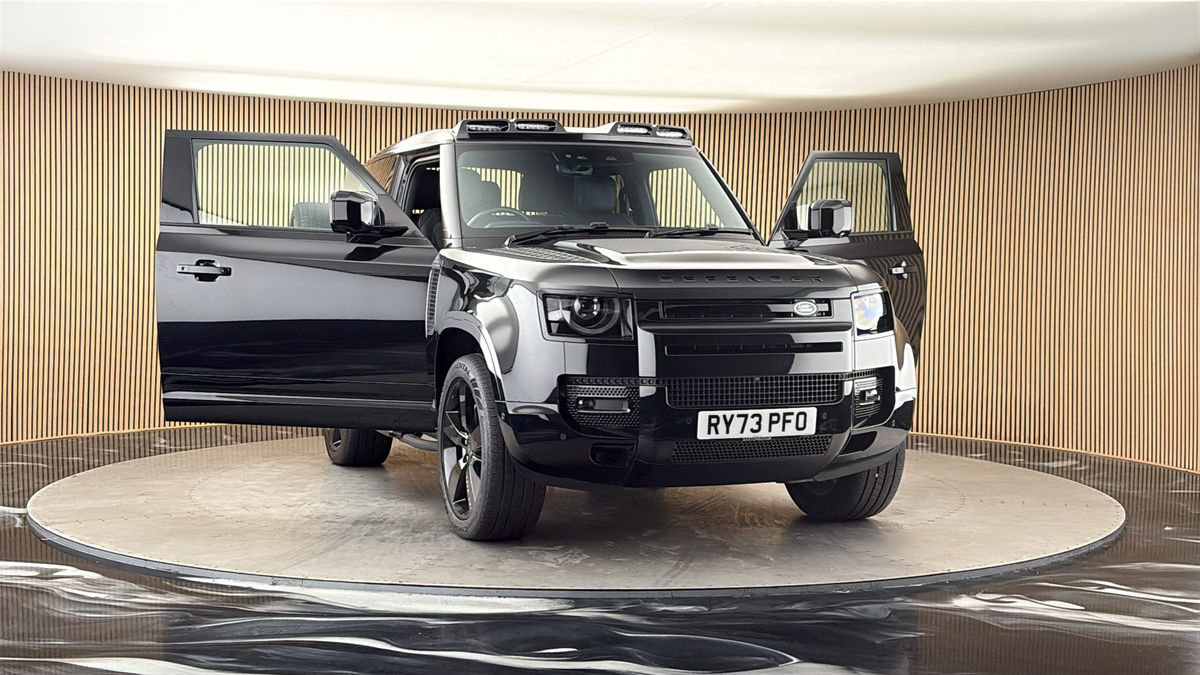 More views of Land Rover Defender 90