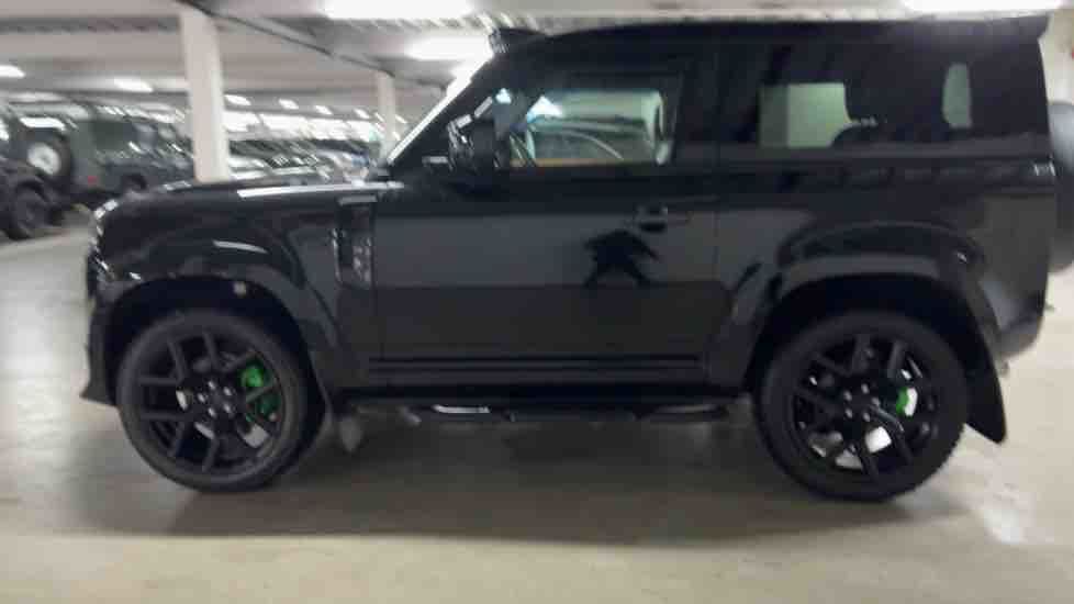 More views of Land Rover Defender 90