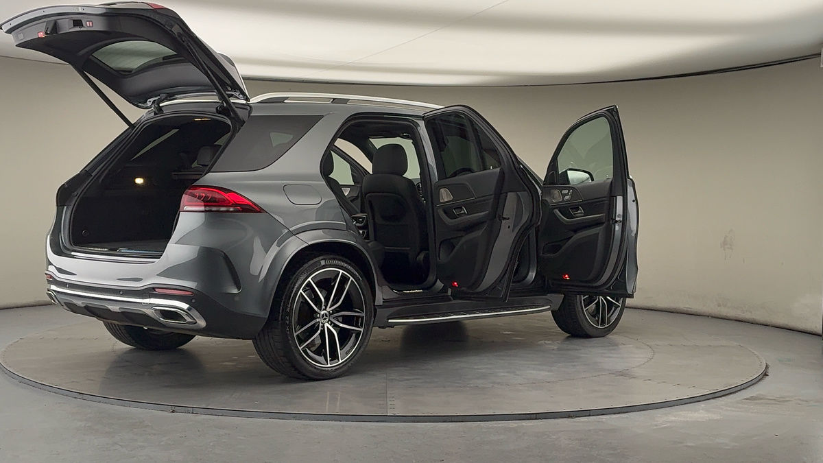 More views of Mercedes-Benz GLE