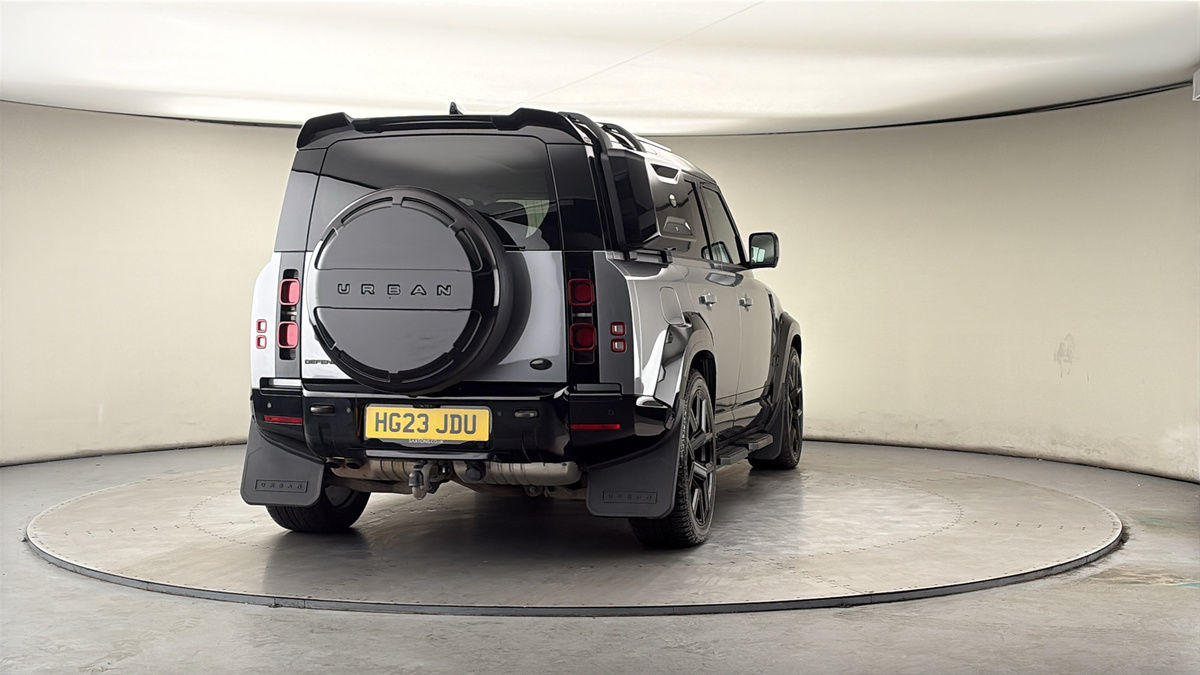 More views of Land Rover Defender 110