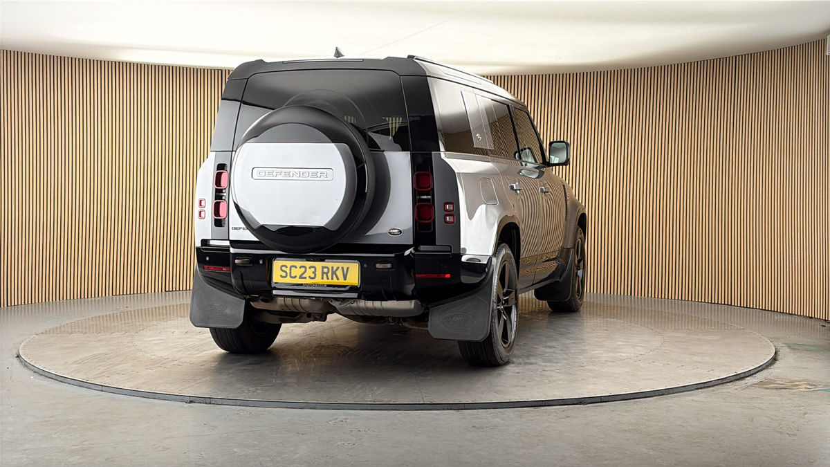 More views of Land Rover Defender 110
