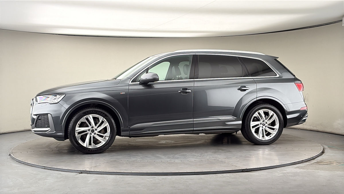 More views of Audi Q7