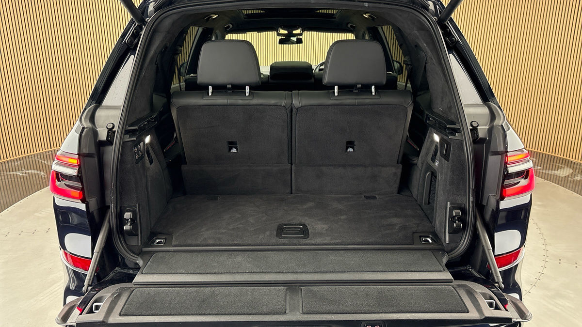 BMW X7 Image 11