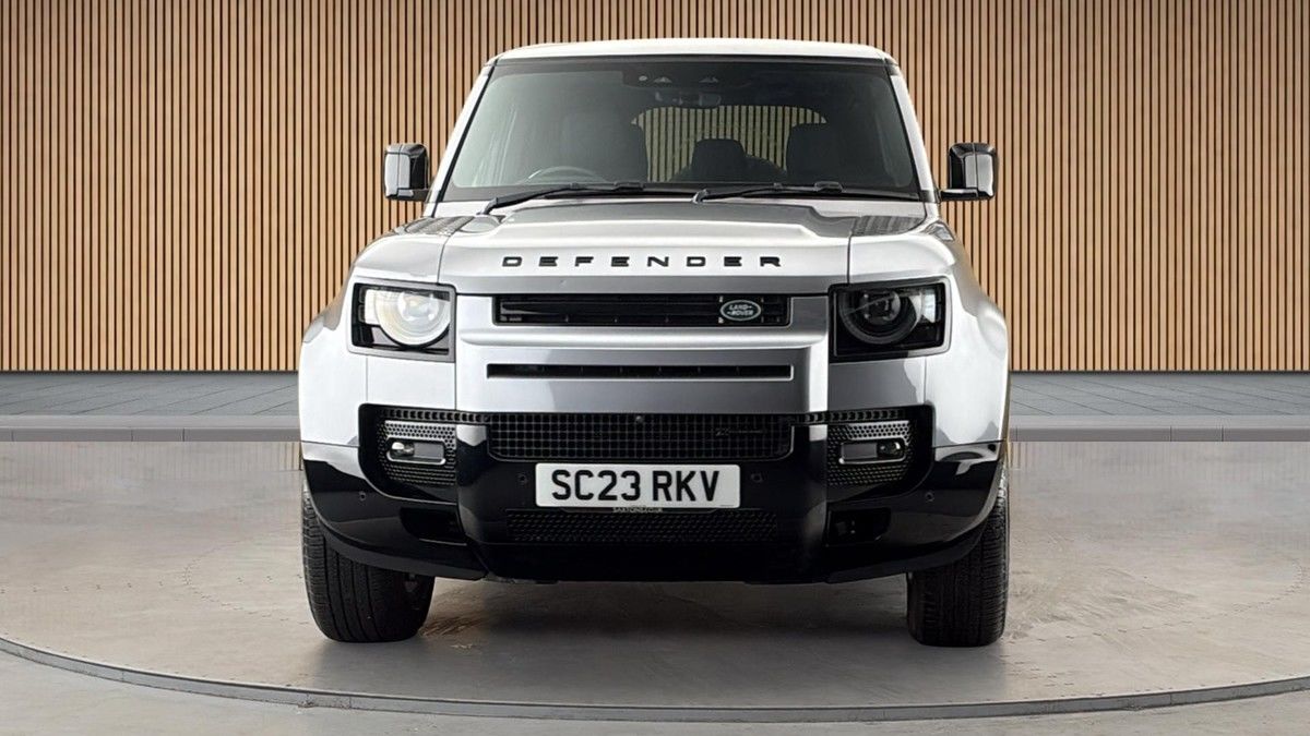 Land Rover Defender 110 Image 3