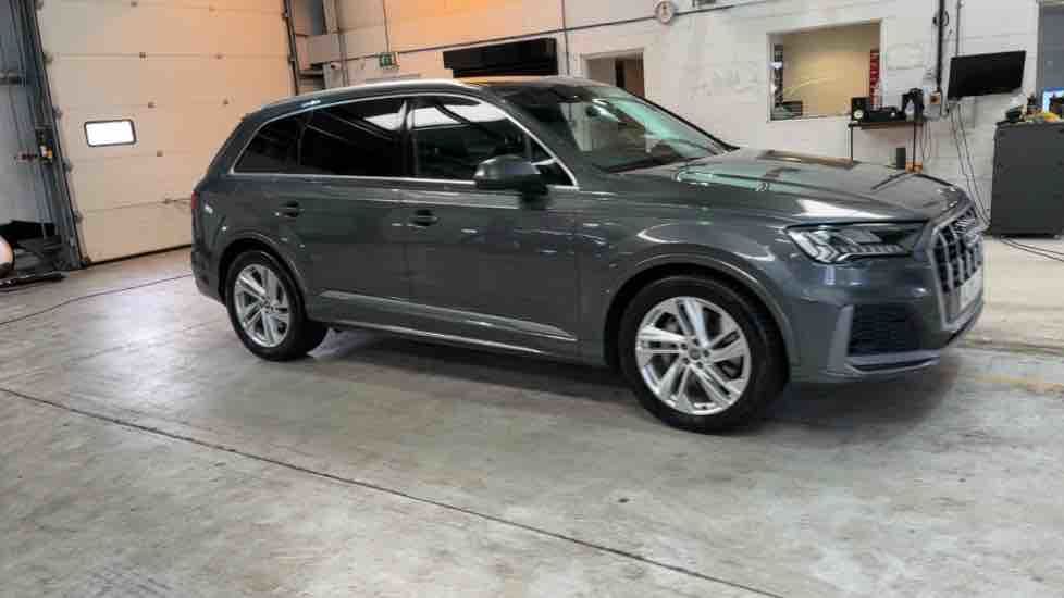 More views of Audi Q7