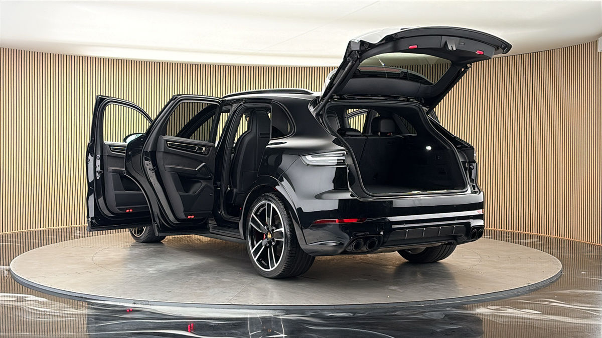 Porsche Cayenne Image 23
