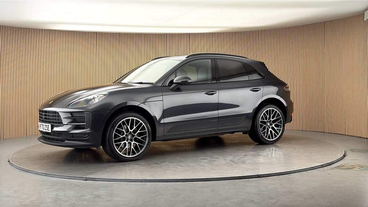 More views of Porsche Macan